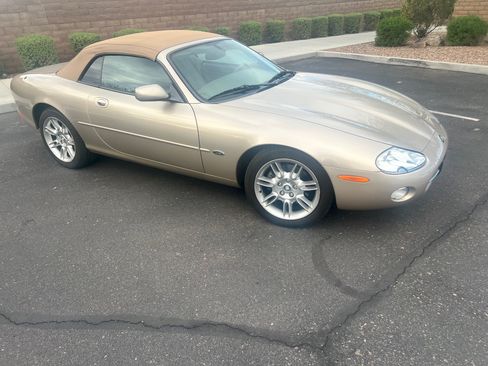 Used 2001 Jaguar XK8 Convertible image 5