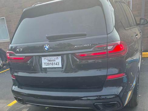 Used 2022 BMW X7 xDrive40i w/ M Sport Package AWD/4WD image 10