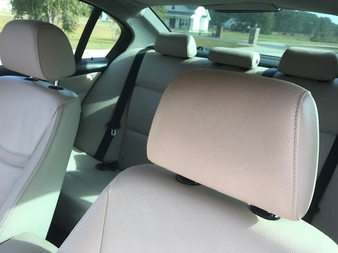 Used 2010 BMW 328i Sedan RWD image 20