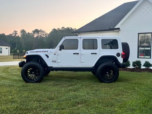 Used 2021 Jeep Wrangler Unlimited Rubicon image 2