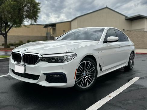 Used 2019 BMW 530e w/ M Sport Package RWD image 8
