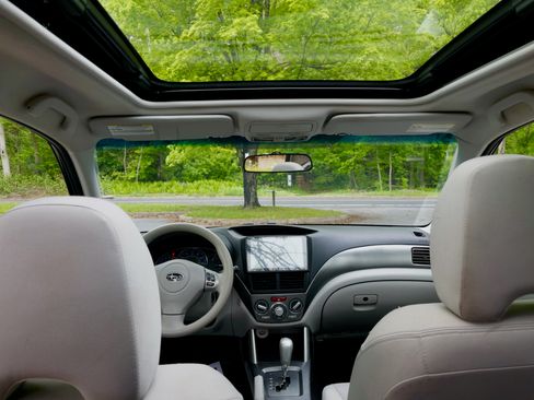 Used 2012 Subaru Forester 2.5X Premium AWD/4WD image 11
