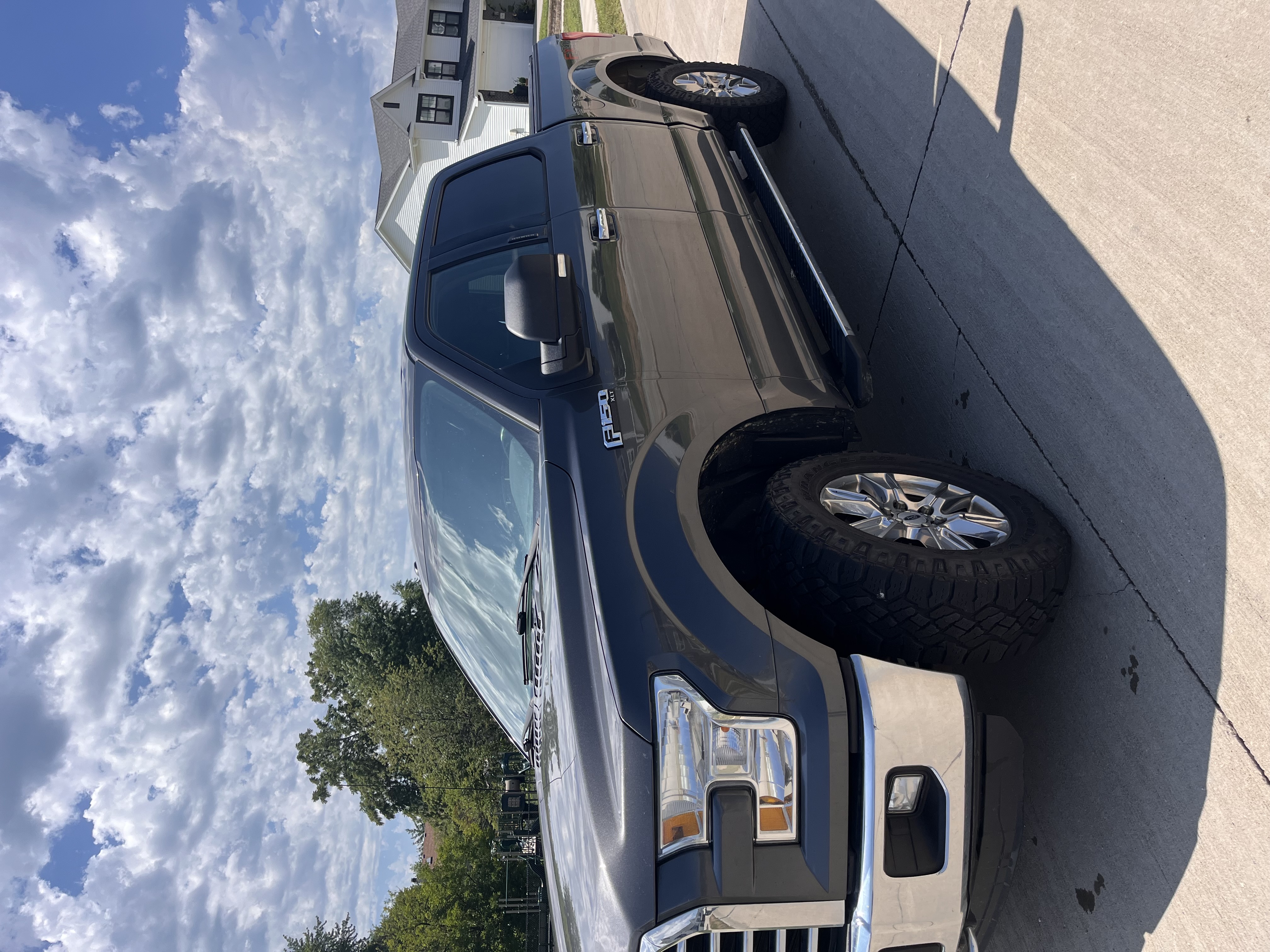 Used 2015 Ford F150 XLT w/ Equipment Group 302A Luxury AWD/4WD image 2