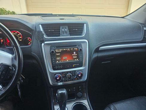 Used 2014 GMC Acadia SLT image 8