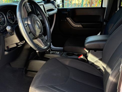 Used 2014 Jeep Wrangler Unlimited Sport w/ Quick Order Package 24S image 10