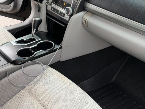 Used 2013 Toyota Camry LE image 8