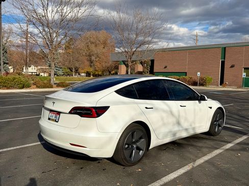 Used 2022 Tesla Model 3 image 6
