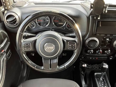 Used 2018 Jeep Wrangler Unlimited Sport S AWD/4WD image 10
