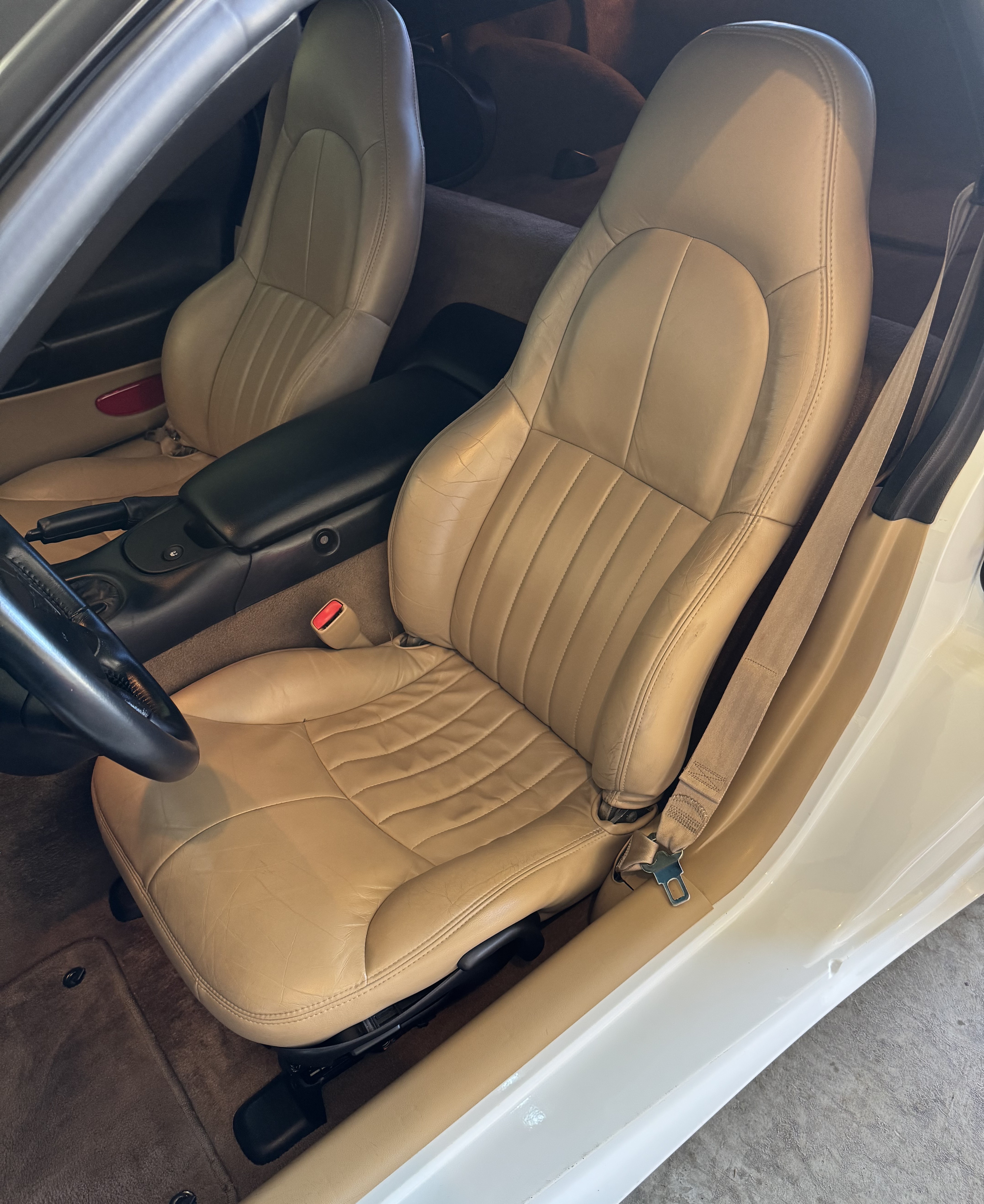 Used 1998 Chevrolet Corvette Coupe RWD image 11