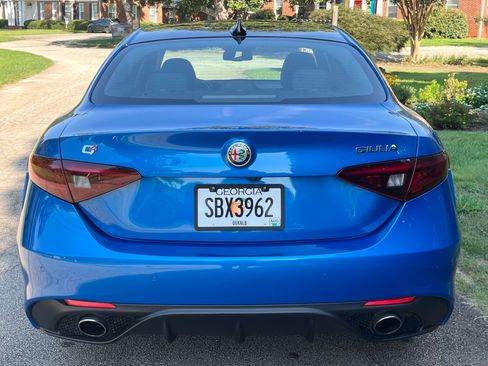 Used 2019 Alfa Romeo Giulia Ti Sport w/ Quick Order Package 22S Sport AWD/4WD image 8