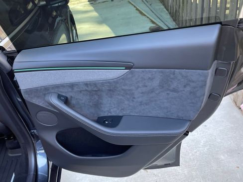 Used 2026 Tesla Model Y Premium Sport Utility 4D image 4