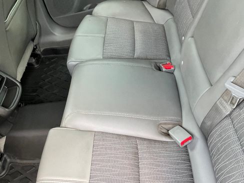 Used 2014 Chevrolet Impala LT w/ Convenience Package image 12