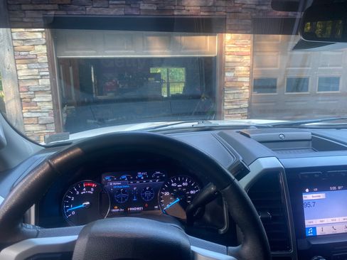 Used 2019 Ford F350 Lariat AWD/4WD image 11
