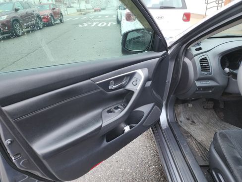 Used 2015 Nissan Altima 2.5 SV image 5