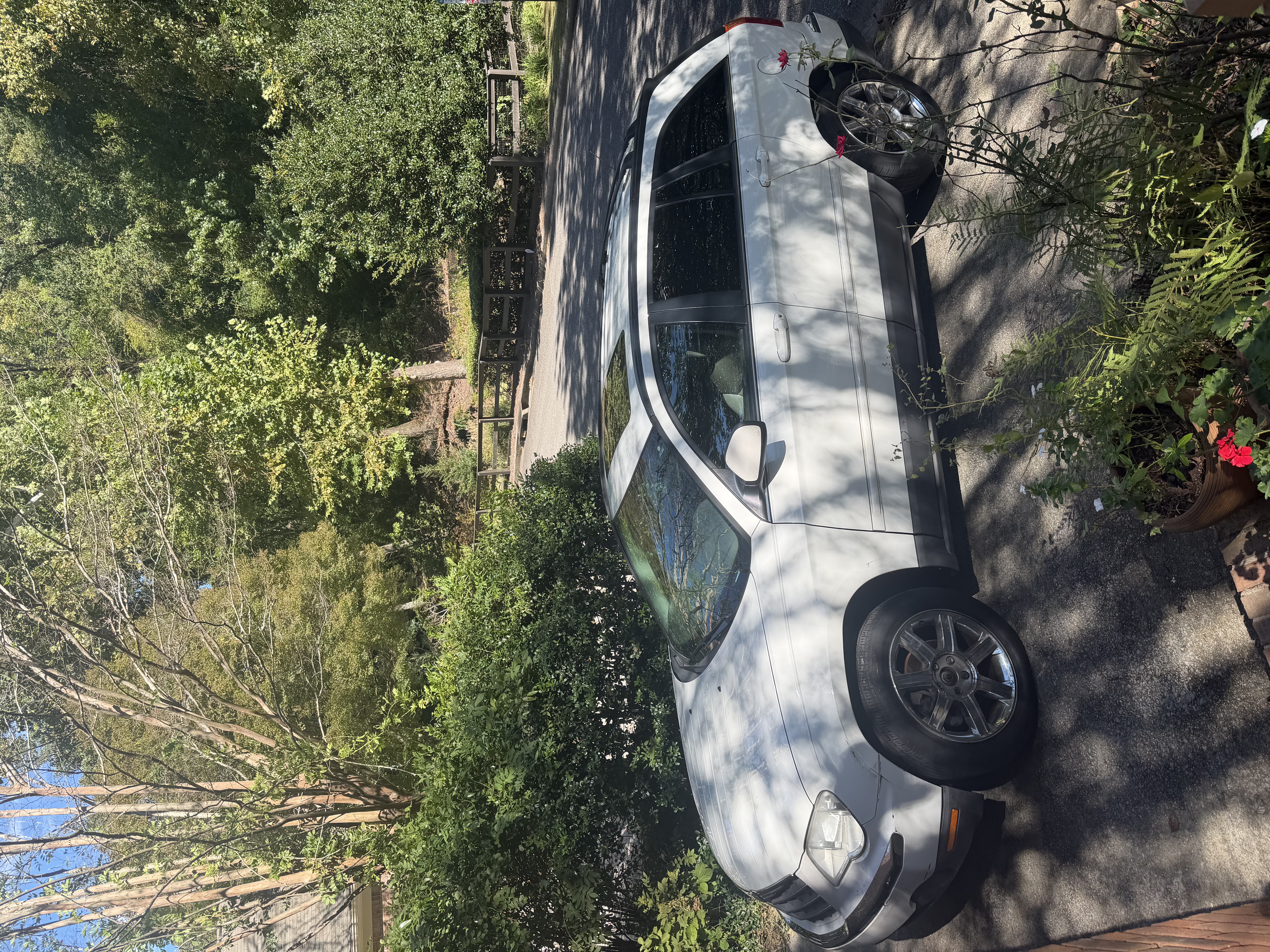 Used 2007 Chrysler Pacifica Touring FWD image 1