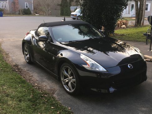 Used 2012 Nissan 370Z Touring w/ Sport Pkg image 4