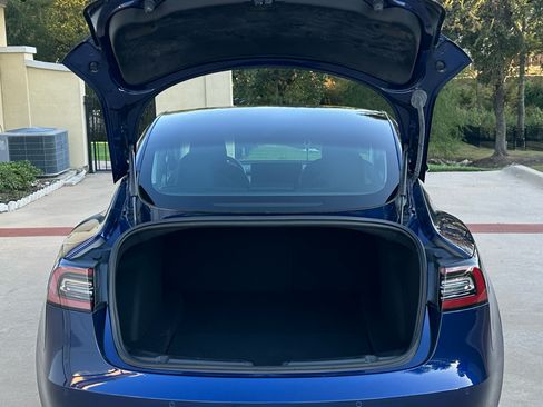 Used 2018 Tesla Model 3 Long Range image 11