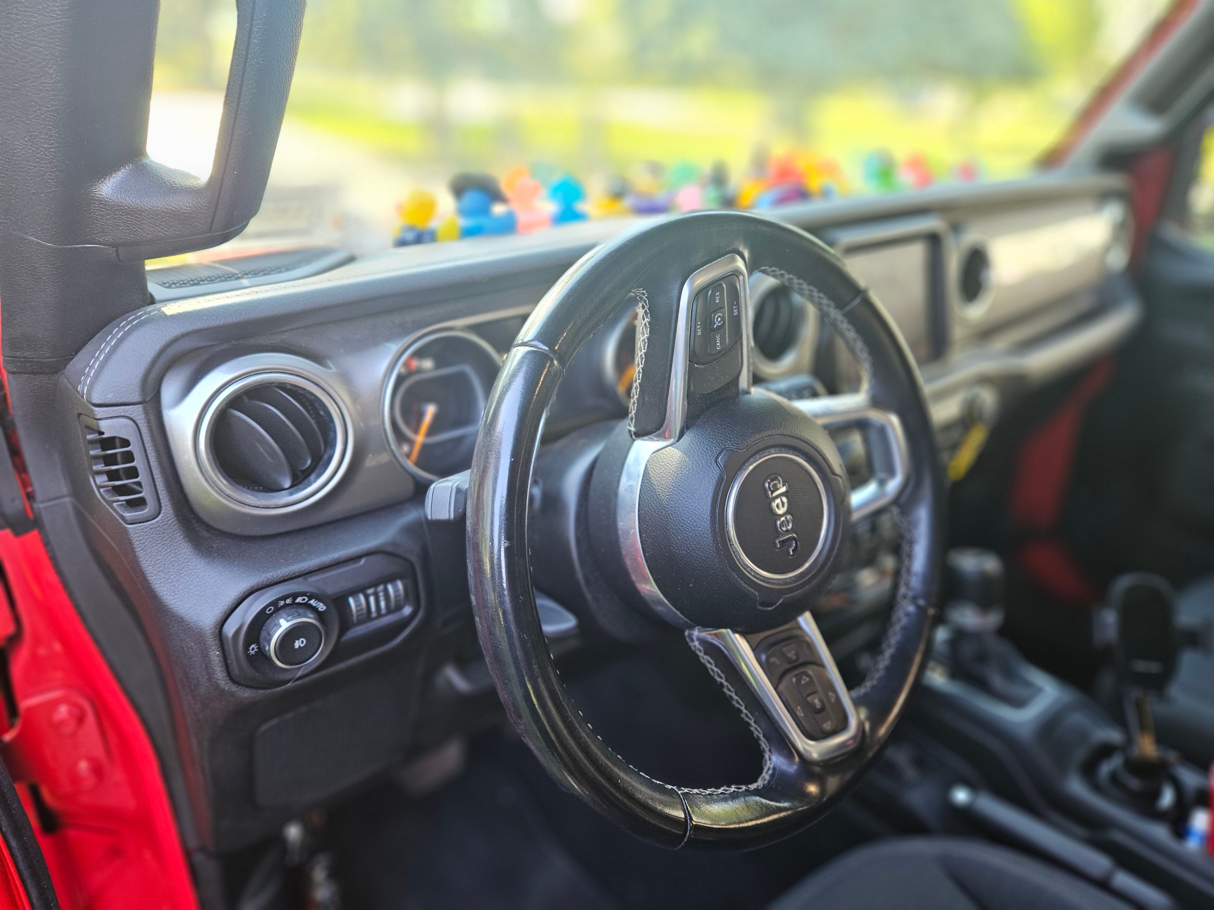 Used 2020 Jeep Wrangler Unlimited Sahara w/ Uconnect 4C Nav & Sound Group AWD/4WD image 15
