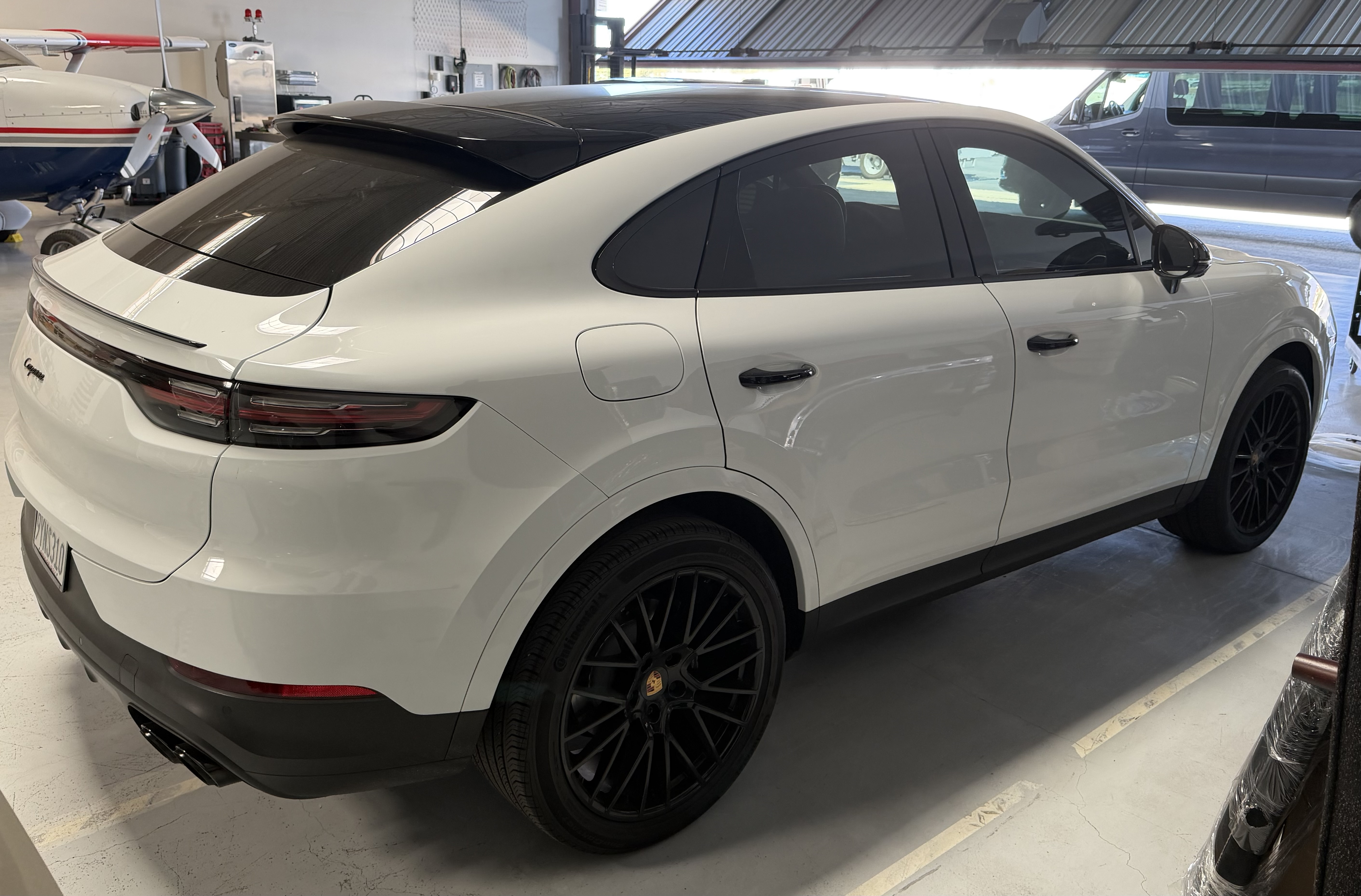 Used 2023 Porsche Cayenne Platinum Edition AWD/4WD image 5