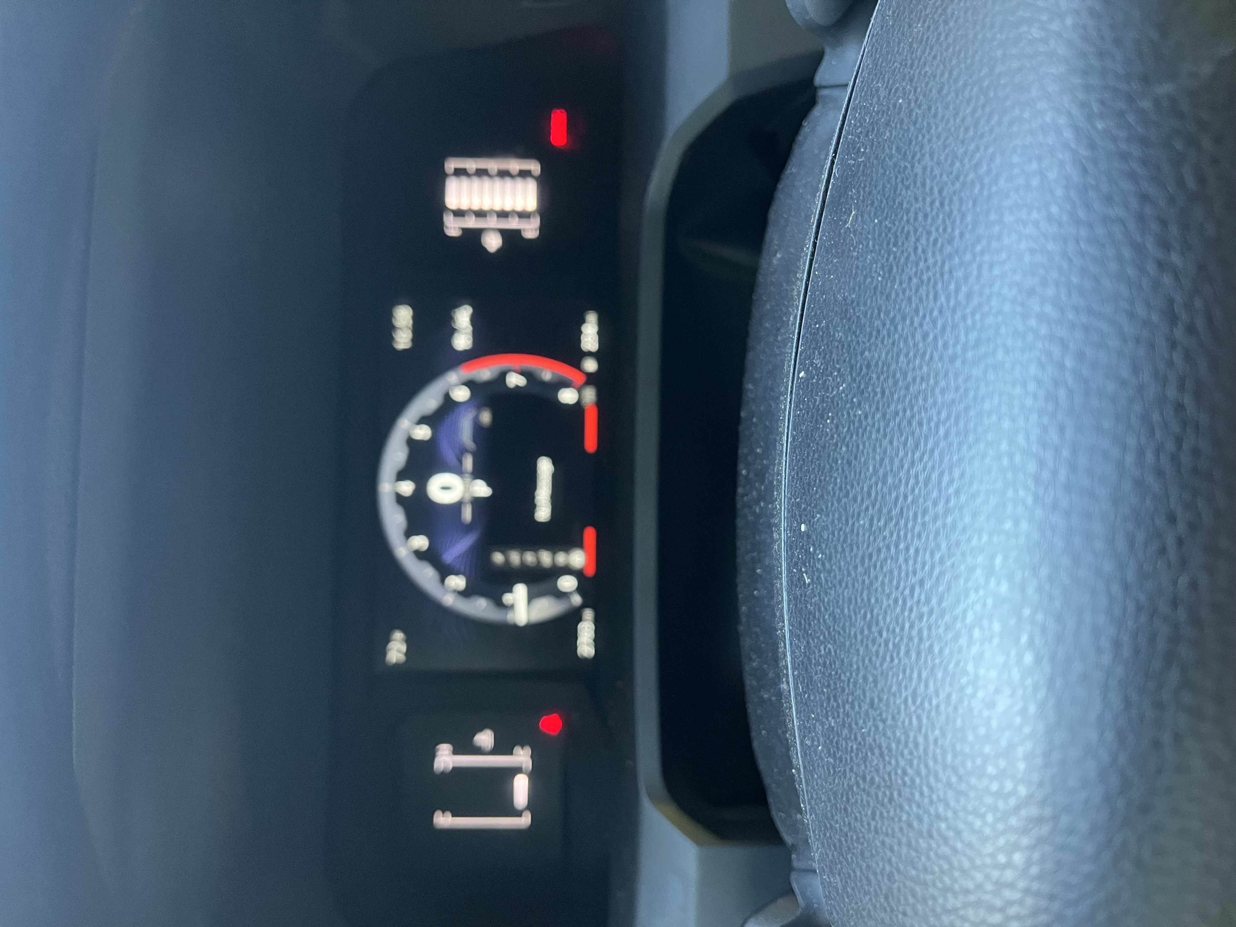 Used 2025 Toyota Tacoma SR5 AWD/4WD image 7