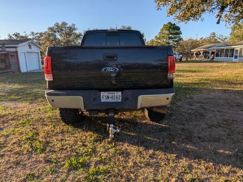 Used 2011 Ford F250 Lariat w/ Lariat Ultimate Pkg image 4