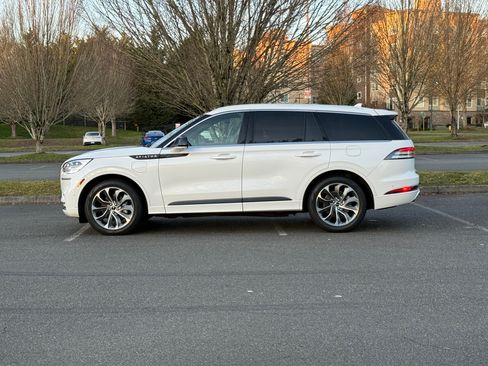 Used 2020 Lincoln Aviator Grand Touring w/ Equipment Group 302A image 9