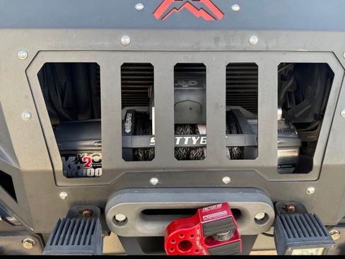 Used 2015 Jeep Wrangler Unlimited Sahara image 16