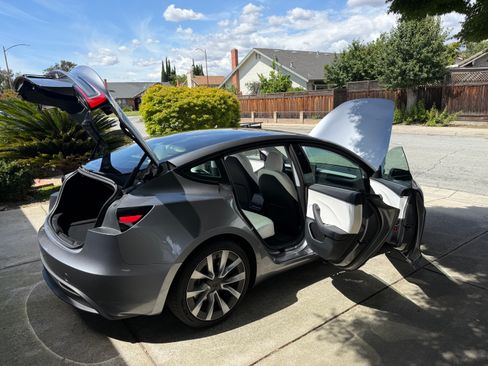 Used 2025 Tesla Model 3 Long Range AWD/4WD image 4