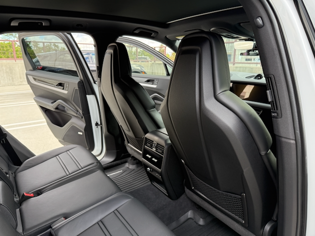 Used 2025 Porsche Cayenne S AWD/4WD image 18