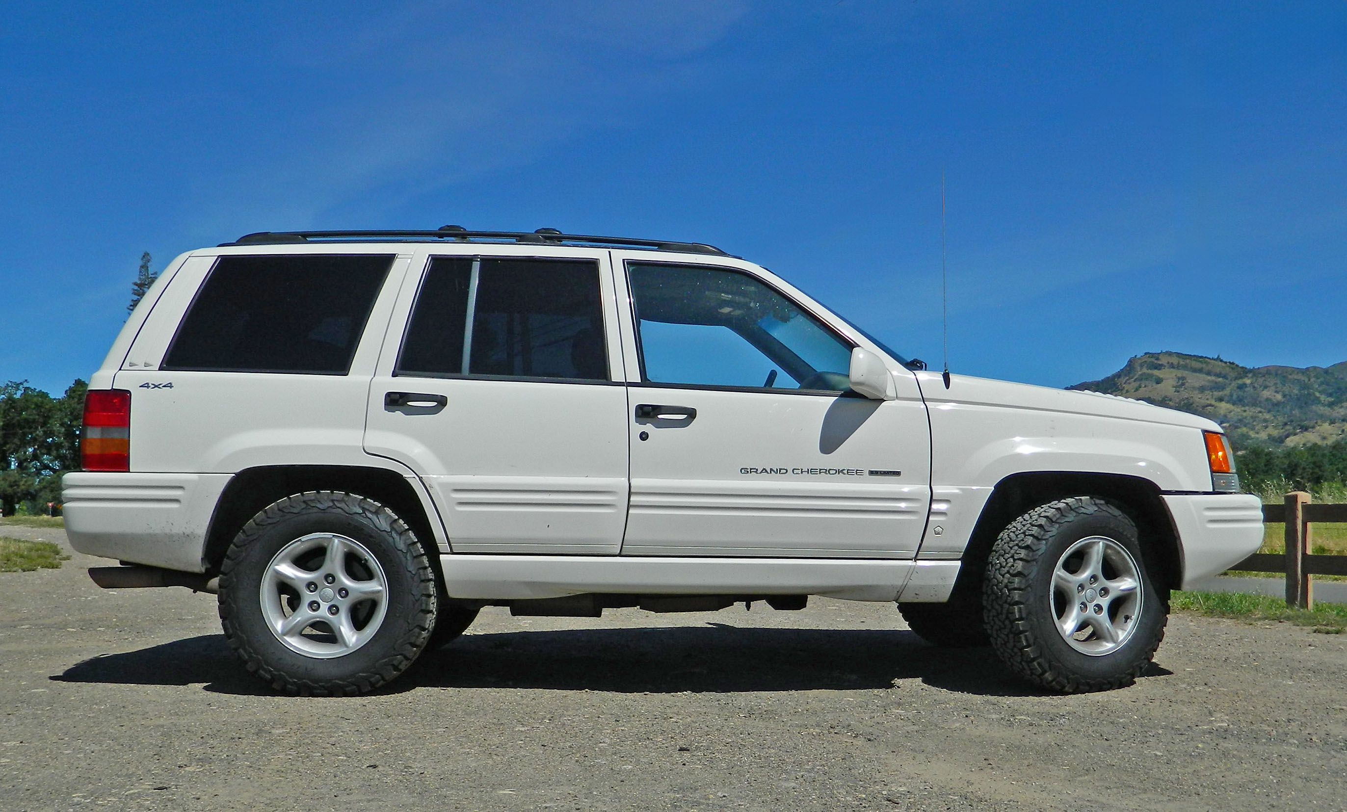 Used 1998 Jeep Grand Cherokee Limited AWD/4WD image 8