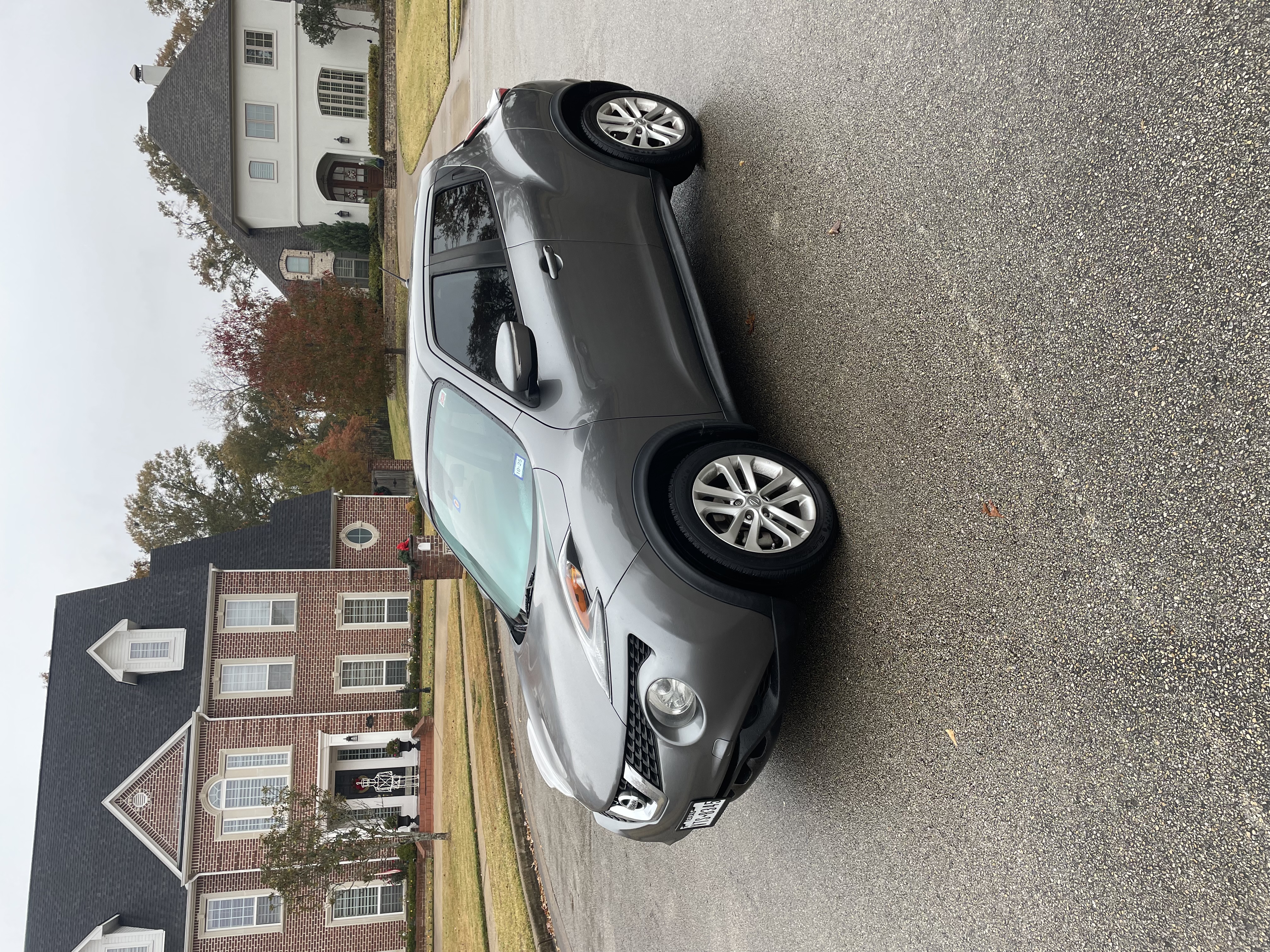 Used 2016 Nissan Juke S FWD image 2