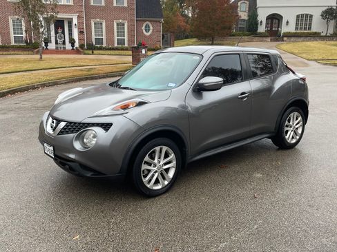 Used 2016 Nissan Juke S image 2