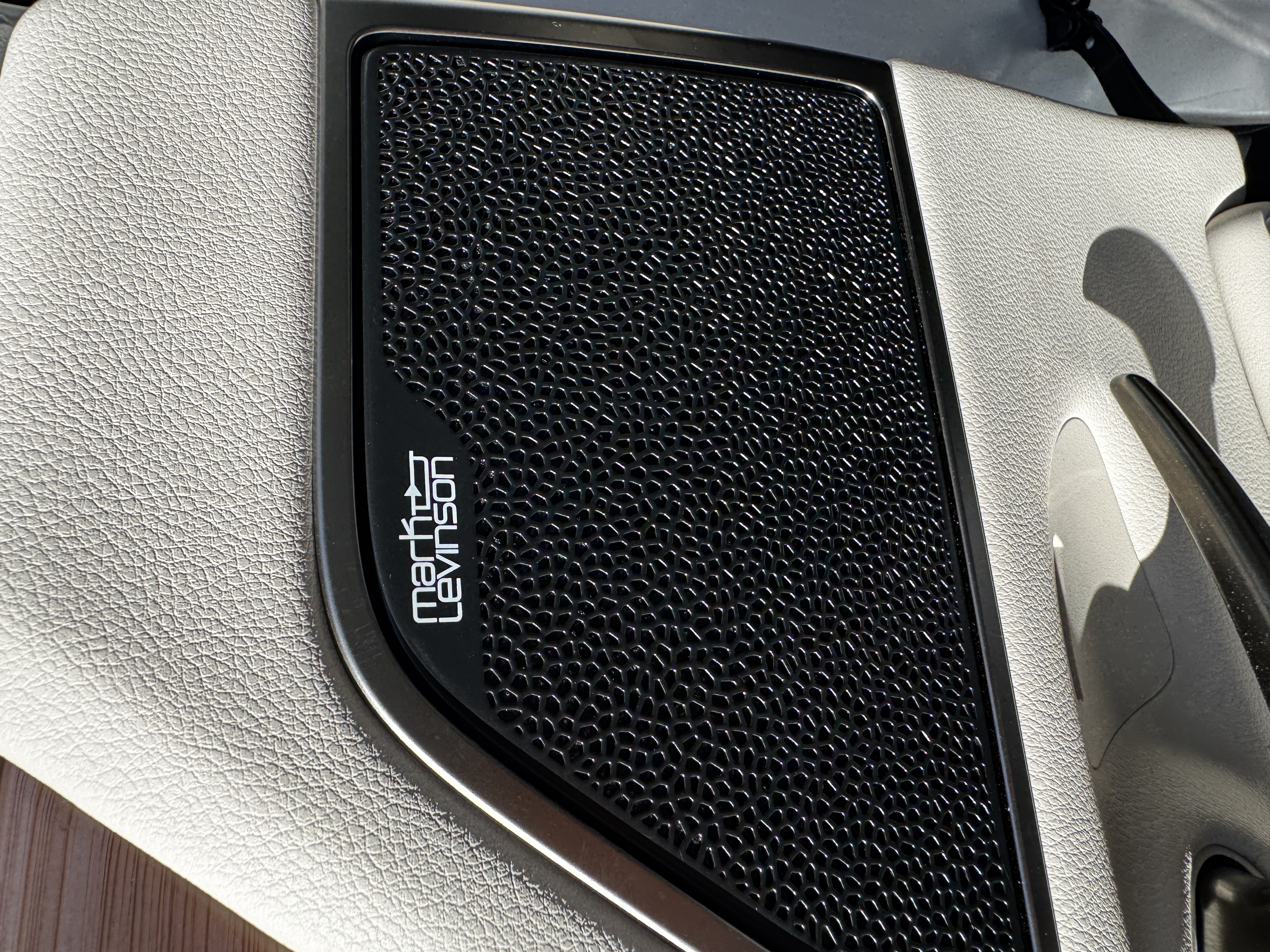 Used 2025 Lexus ES 350 w/ Luxury Package FWD image 12