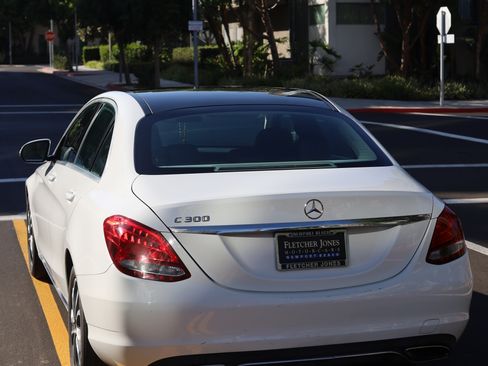 Used 2016 Mercedes-Benz C 300 Sedan image 2