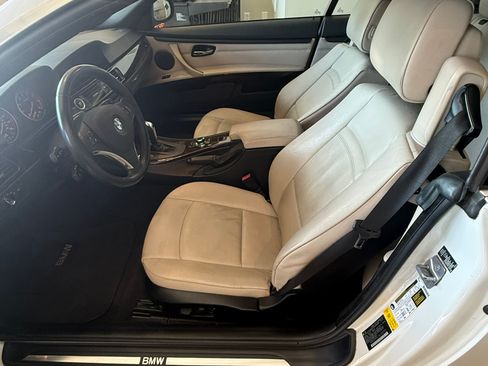 Used 2012 BMW 328i Convertible image 8