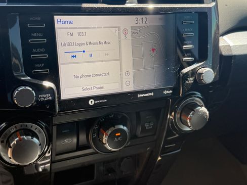 Used 2022 Toyota 4Runner TRD Off-Road Premium AWD/4WD image 12