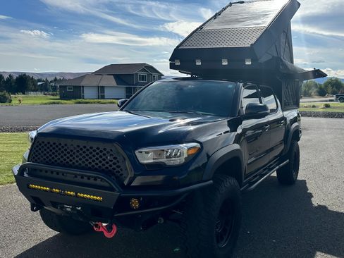 Used 2021 Toyota Tacoma TRD Off-Road w/ TRD Premium Off Road Package image 37