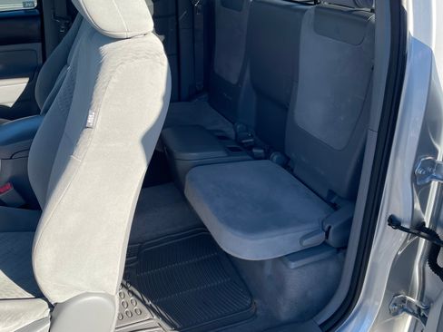 Used 2011 Toyota Tacoma 2WD Access Cab image 12