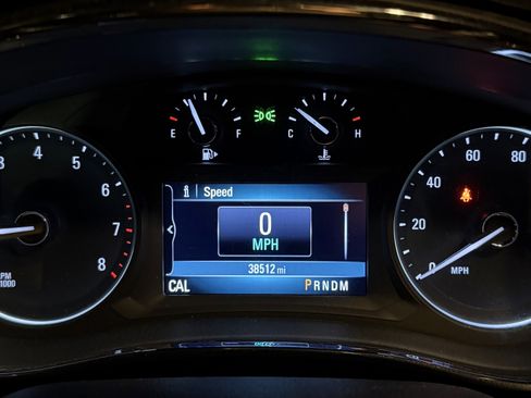 Used 2019 Buick Encore Sport Touring image 5