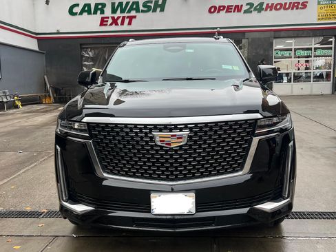 Used 2023 Cadillac Escalade ESV Premium Luxury image 13