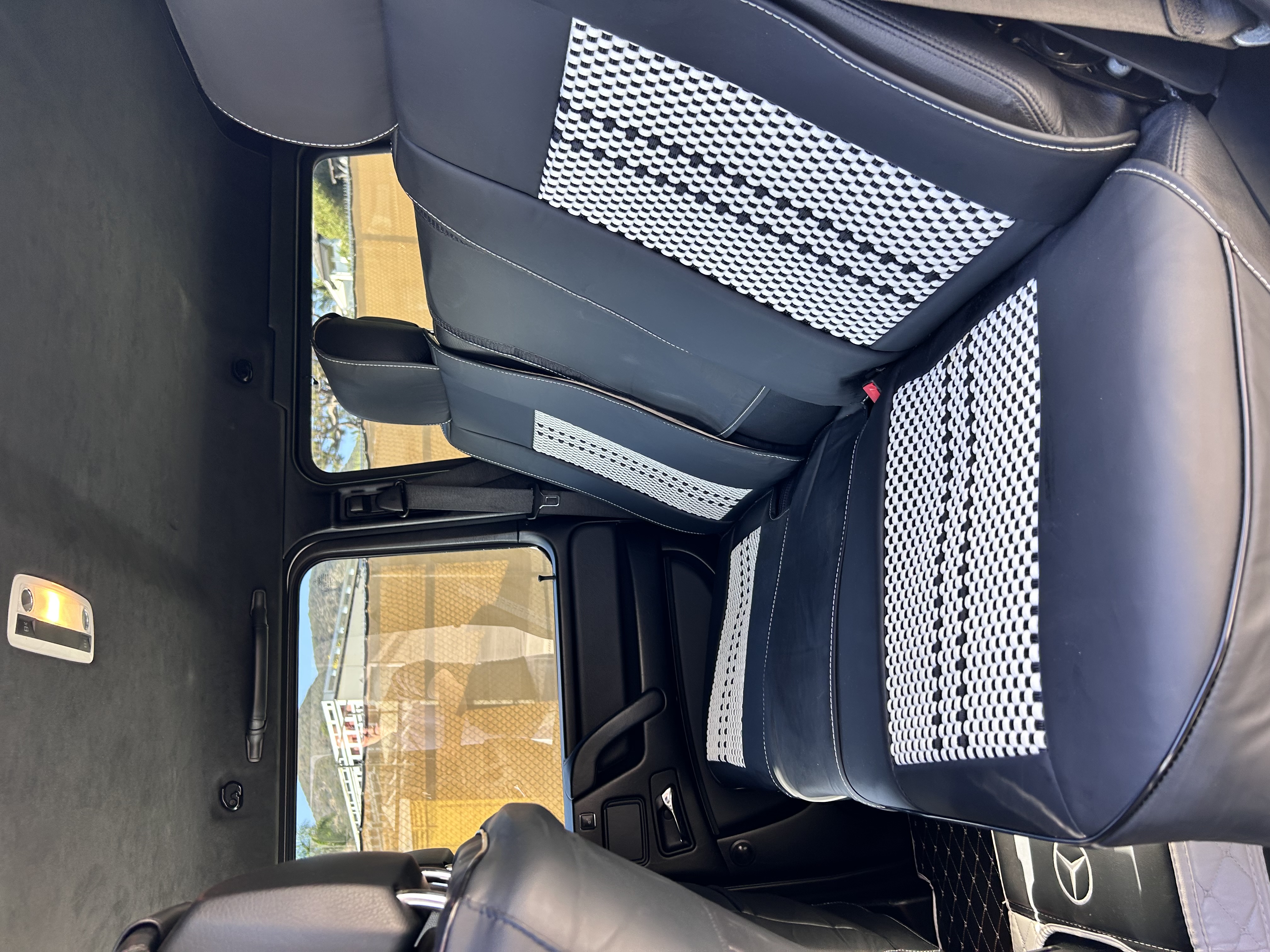 Used 2017 Mercedes-Benz G 550 image 31