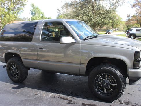 Used 1996 Chevrolet Tahoe 4WD 2-Door image 4