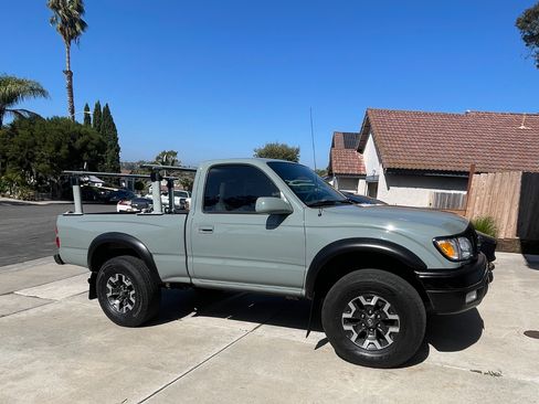 Used 2002 Toyota Tacoma 4x4 Regular Cab w/ Enhancement Pkg image 1
