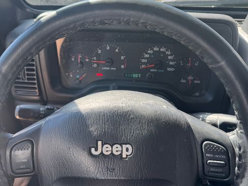 Used 2006 Jeep Wrangler X w/ Jeep 65th Anniversary Edition image 9