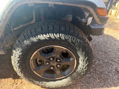 Used 2022 Jeep Gladiator Rubicon w/ Trailer Tow Package image 25