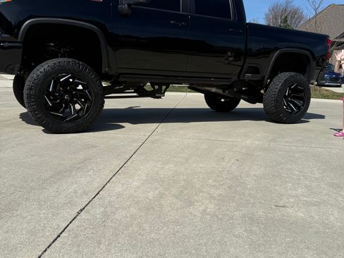 Used 2022 Chevrolet Silverado 2500 LTZ w/ LTZ Plus Package image 15