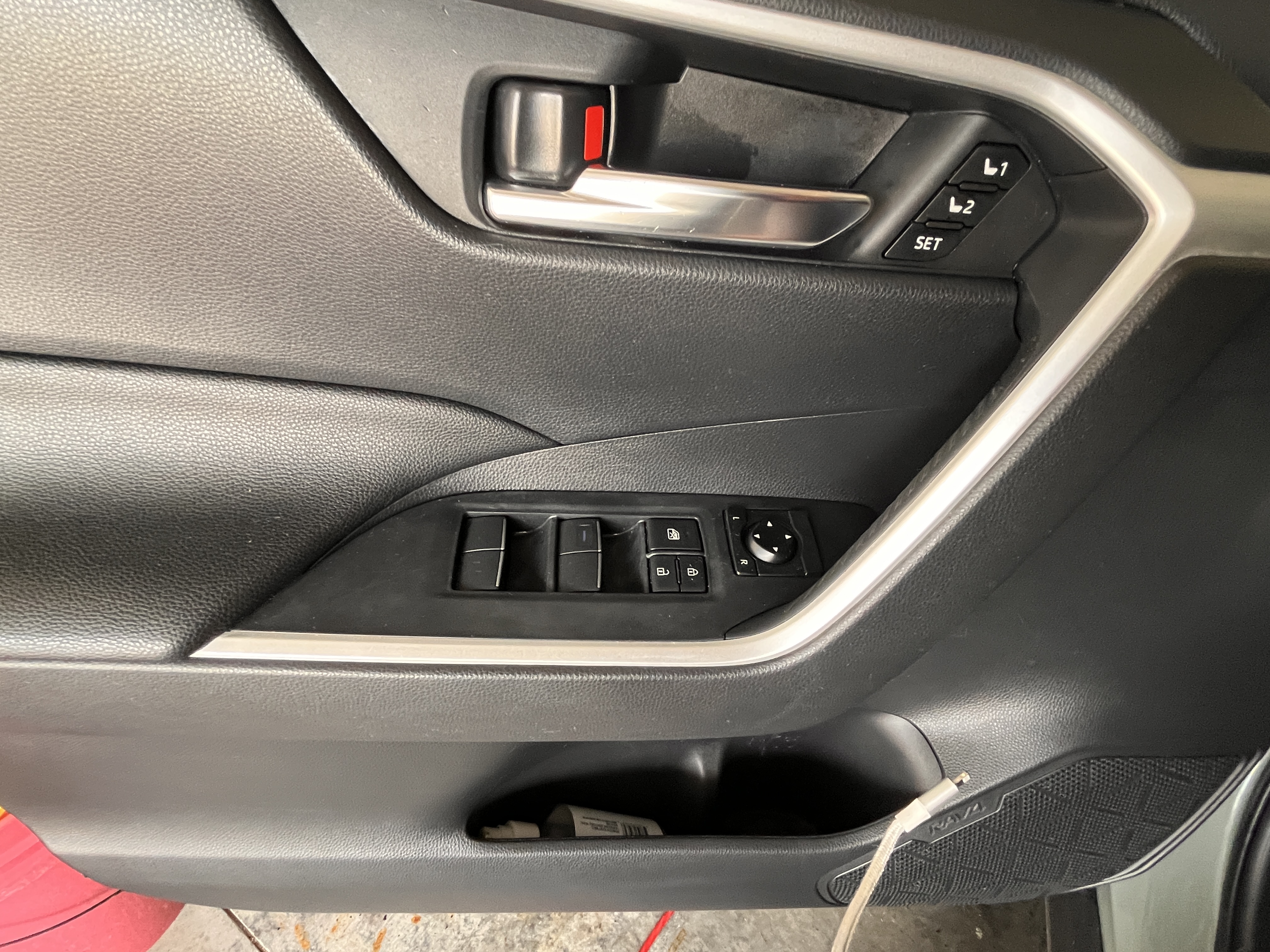 Used 2021 Toyota RAV4 XLE Premium AWD/4WD image 20