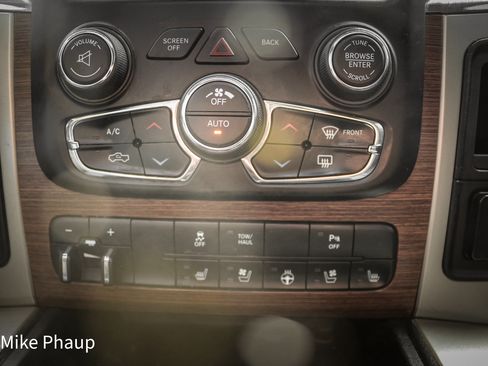 Used 2014 RAM 2500 Laramie w/ Black Appearance Group image 17