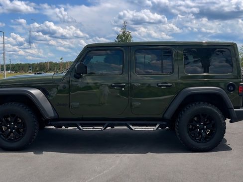 Used 2021 Jeep Wrangler Unlimited Sport AWD/4WD image 12