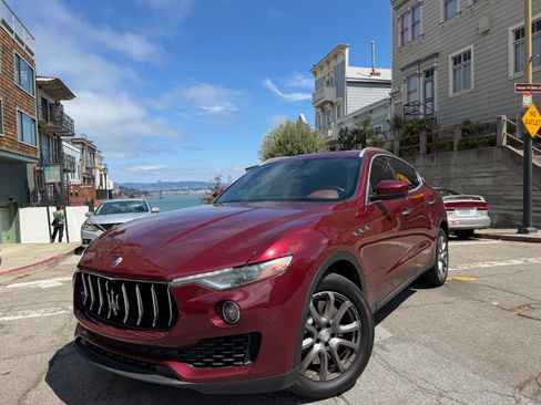 Used 2018 Maserati Levante S AWD/4WD image 1